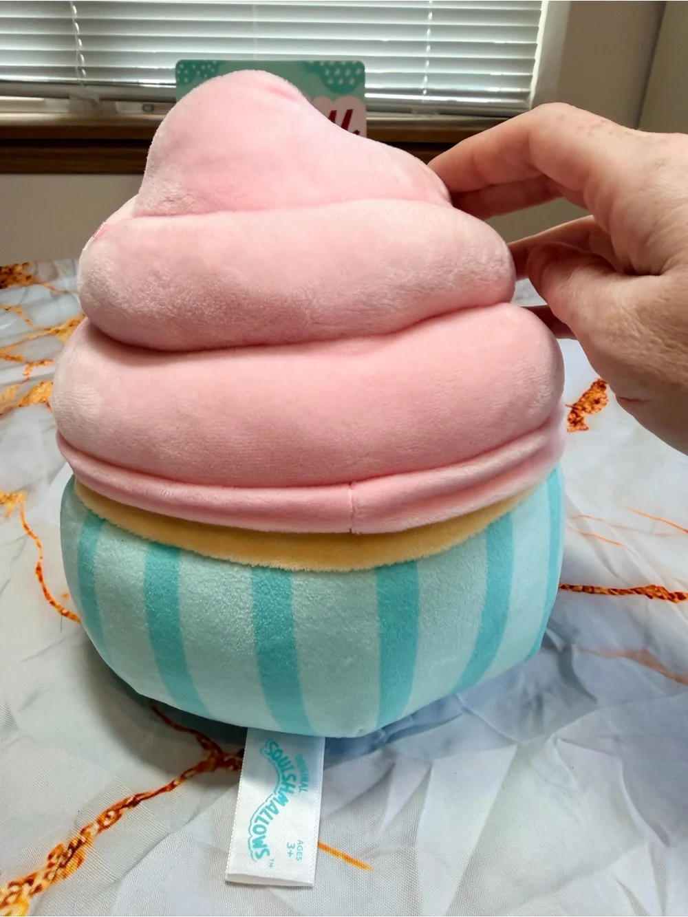 Squishmallows Deidre the Cupcake